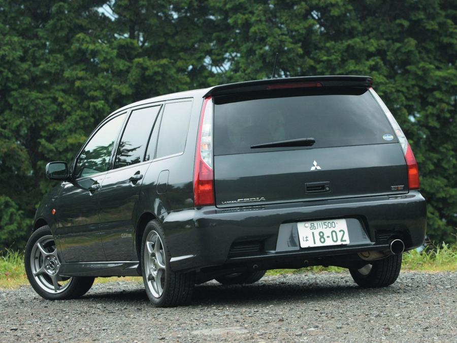 Mitsubishi Lancer Cedia Wagon Ralliart 2000 года  (фото 2 из 3)